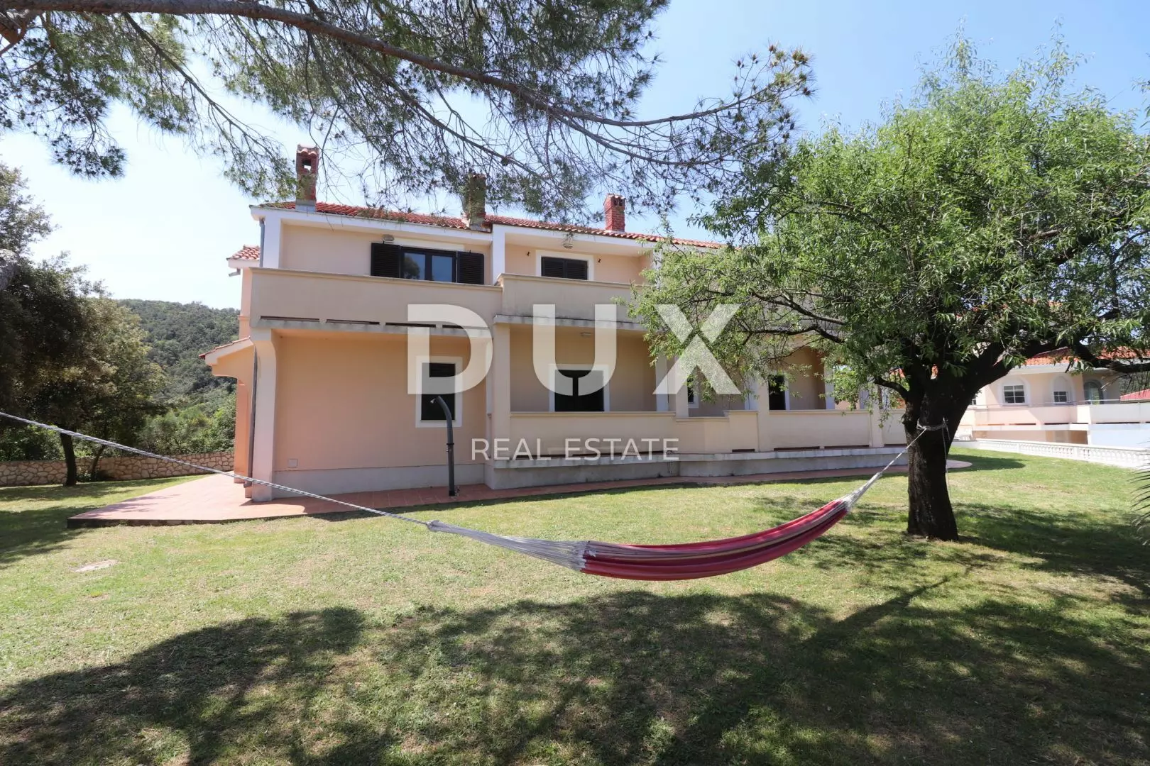 5-bedroom Villa In Supetarska Draga, Croatia (410 M²)
