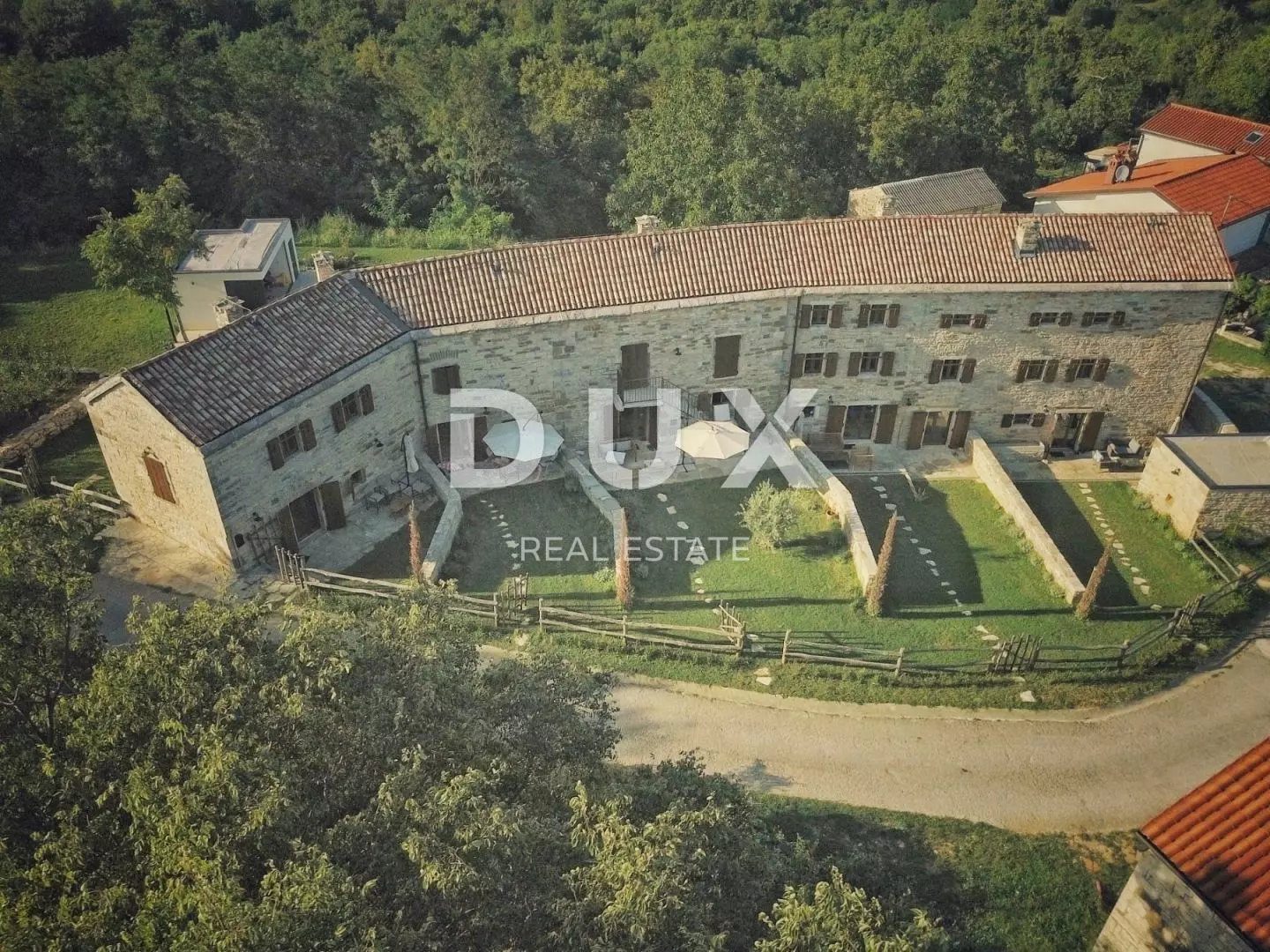14-bedroom Detached House In Grožnjan, Croatia (409 M²)