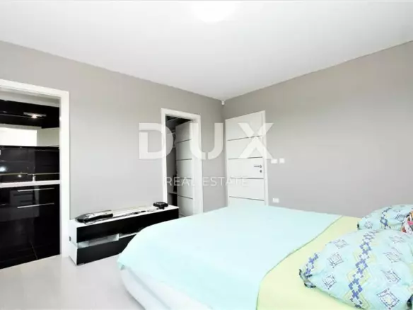 3-bedroom Villa In Poreč, Croatia (352 M²)