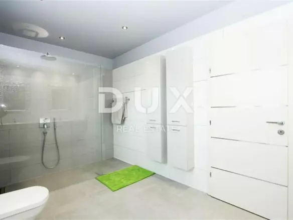 3-bedroom Villa In Poreč, Croatia (352 M²)