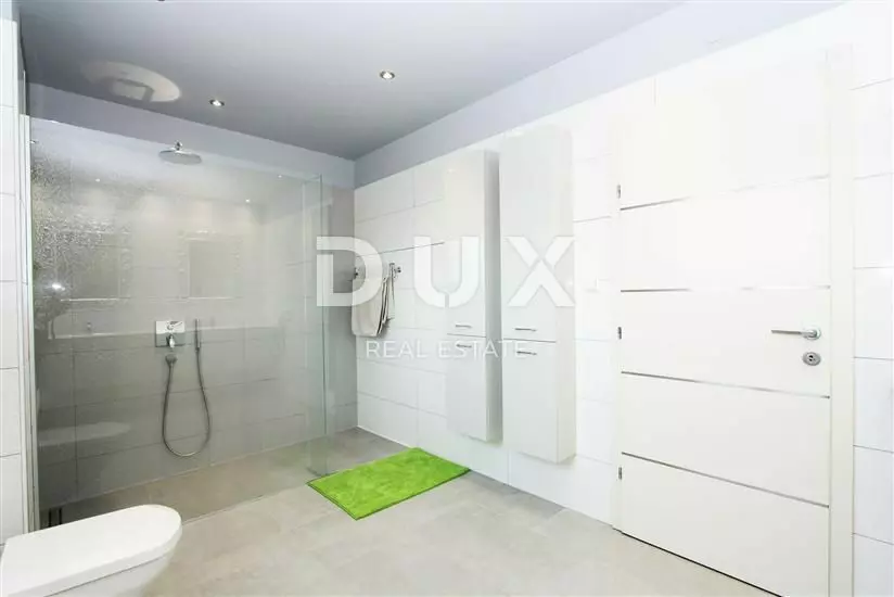 3-bedroom Villa In Poreč, Croatia (352 M²)