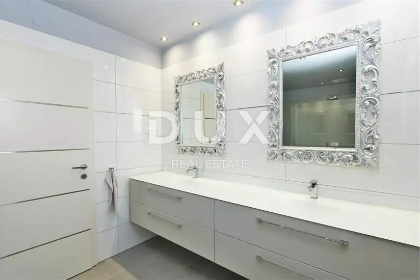 3-bedroom Villa In Poreč, Croatia (352 M²)