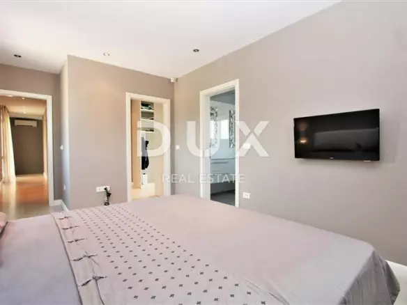 3-bedroom Villa In Poreč, Croatia (352 M²)