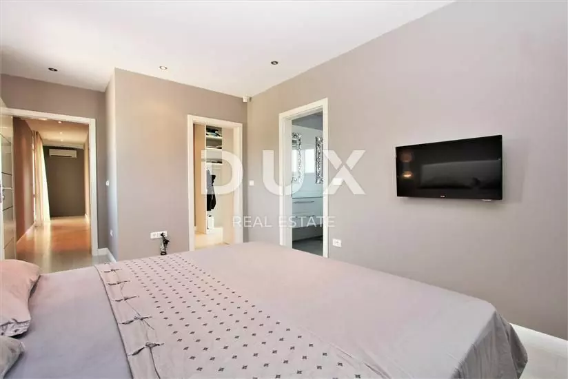 3-bedroom Villa In Poreč, Croatia (352 M²)