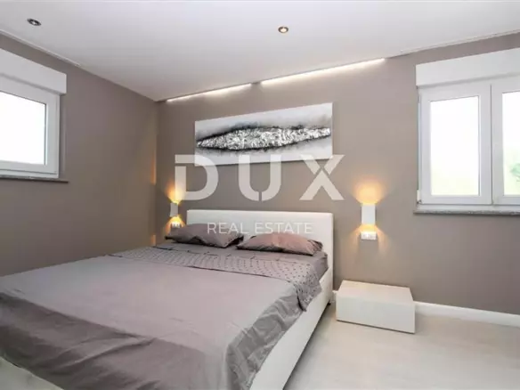 3-bedroom Villa In Poreč, Croatia (352 M²)