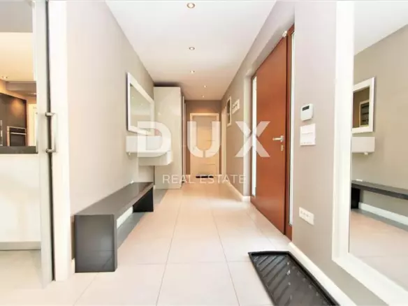 3-bedroom Villa In Poreč, Croatia (352 M²)