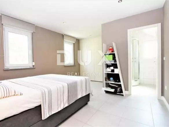 3-bedroom Villa In Poreč, Croatia (352 M²)