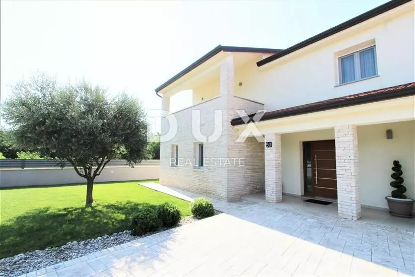 3-bedroom Villa In Poreč, Croatia (352 M²)