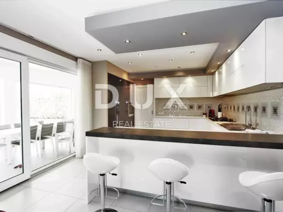 3-bedroom Villa In Poreč, Croatia (352 M²)