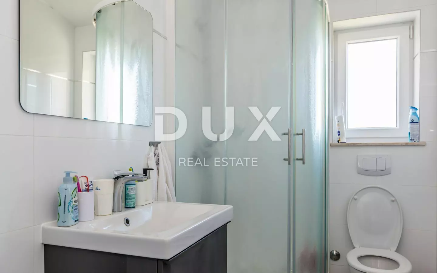 3-bedroom Apartment In Kremenići, Croatia (100 M²)