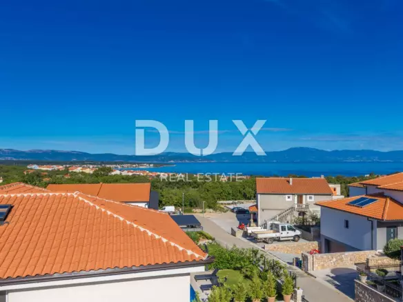 3-bedroom Apartment In Kremenići, Croatia (100 M²)