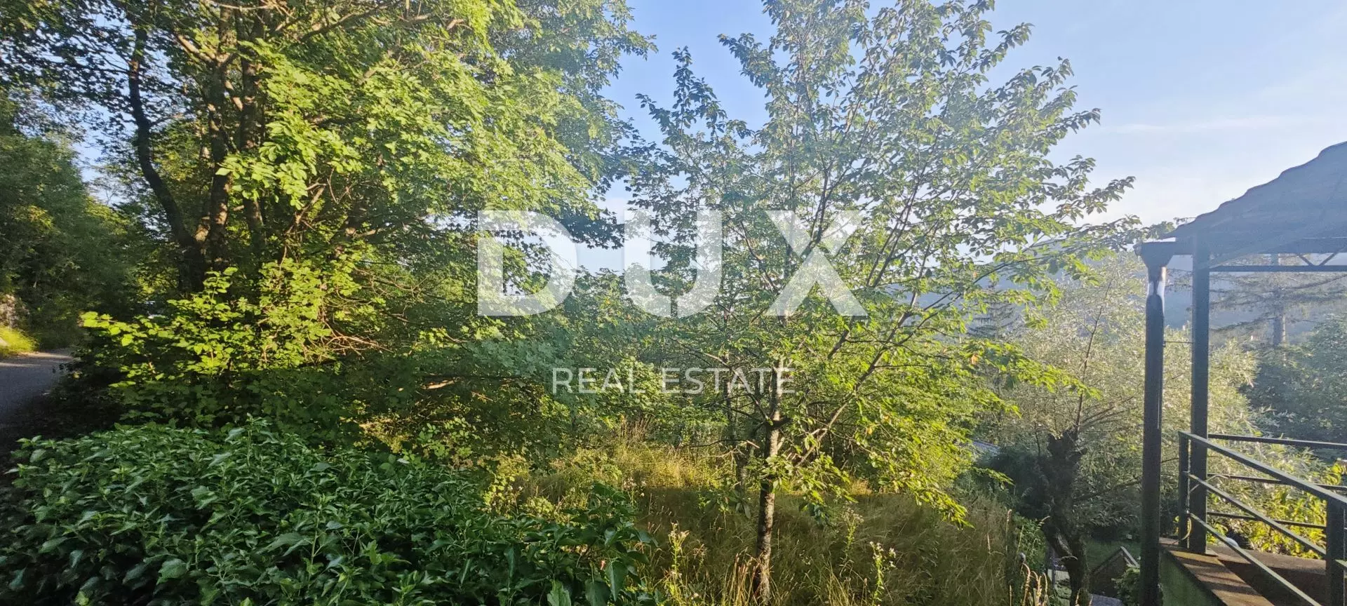 1697713156_1692008264708-926a78 Land In Jušići, Croatia (1.037 M²)