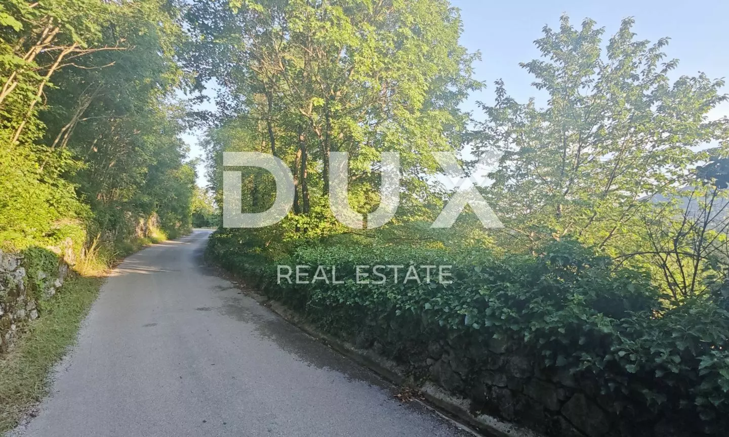 Land In Jušići, Croatia (1.037 M²)