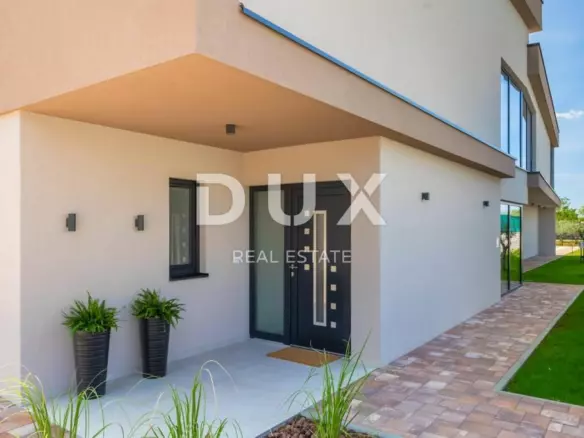 5-bedroom Villa In Štokovci, Croatia (272 M²)