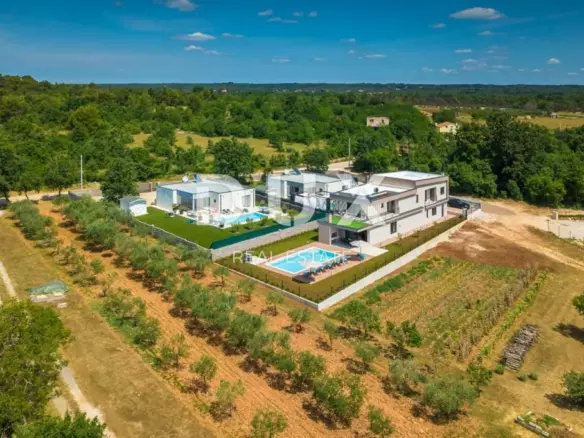 5-bedroom Villa In Štokovci, Croatia (272 M²)