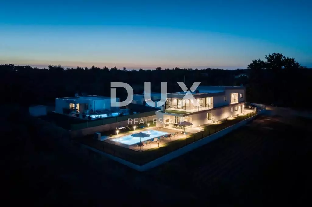 5-bedroom Villa In Štokovci, Croatia (272 M²)