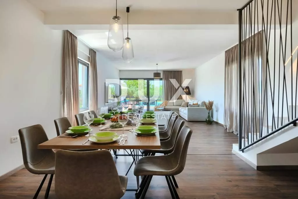 5-bedroom Villa In Štokovci, Croatia (272 M²)