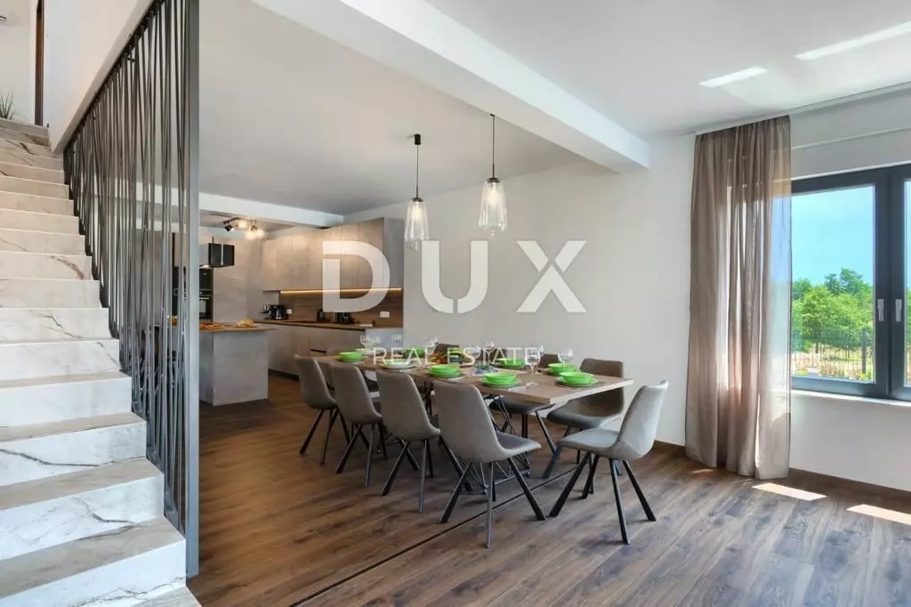 5-bedroom Villa In Štokovci, Croatia (272 M²)