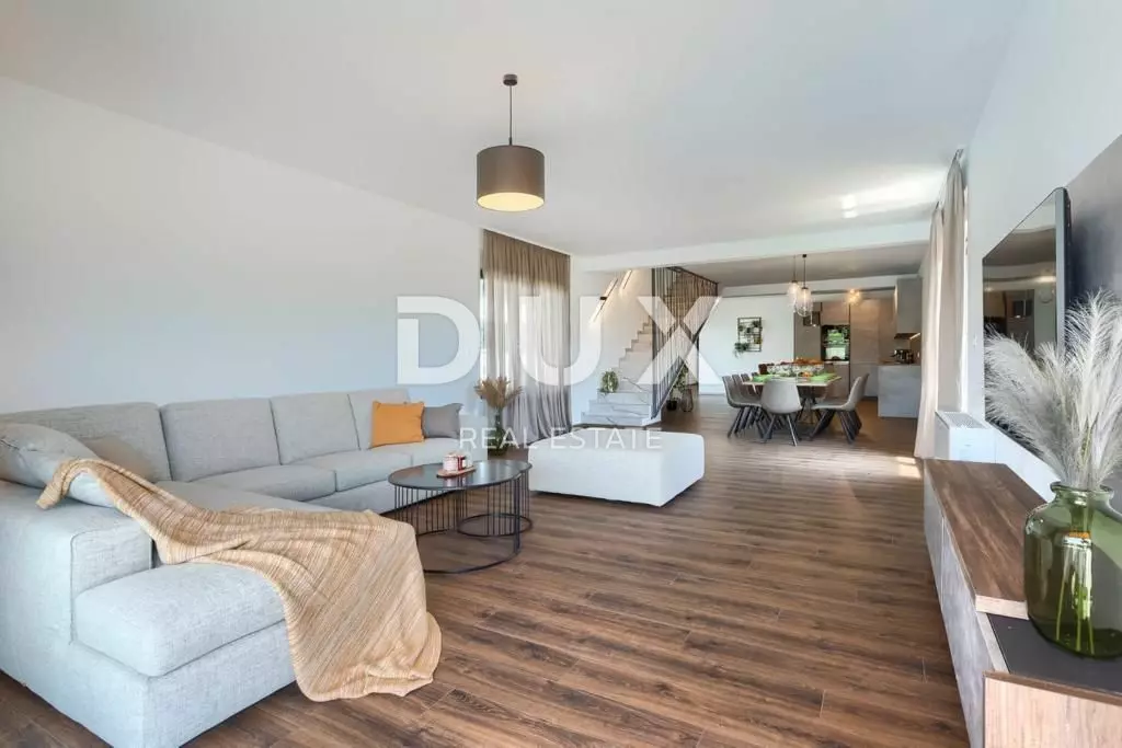 5-bedroom Villa In Štokovci, Croatia (272 M²)