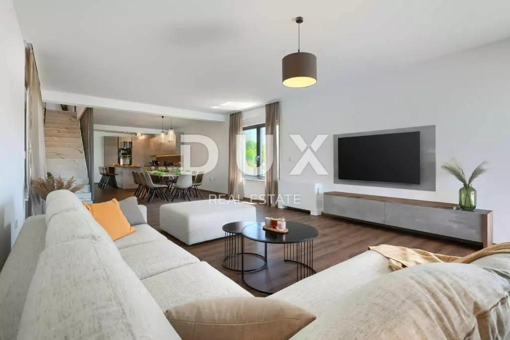 5-bedroom Villa In Štokovci, Croatia (272 M²)