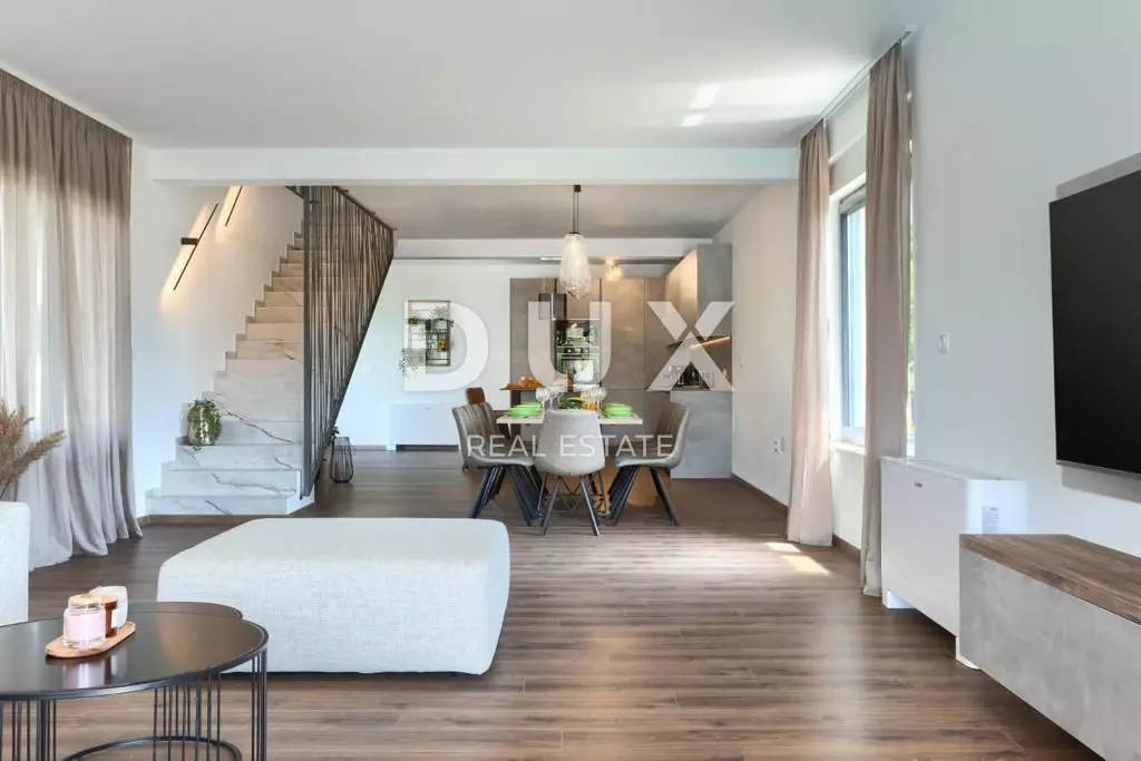 5-bedroom Villa In Štokovci, Croatia (272 M²)