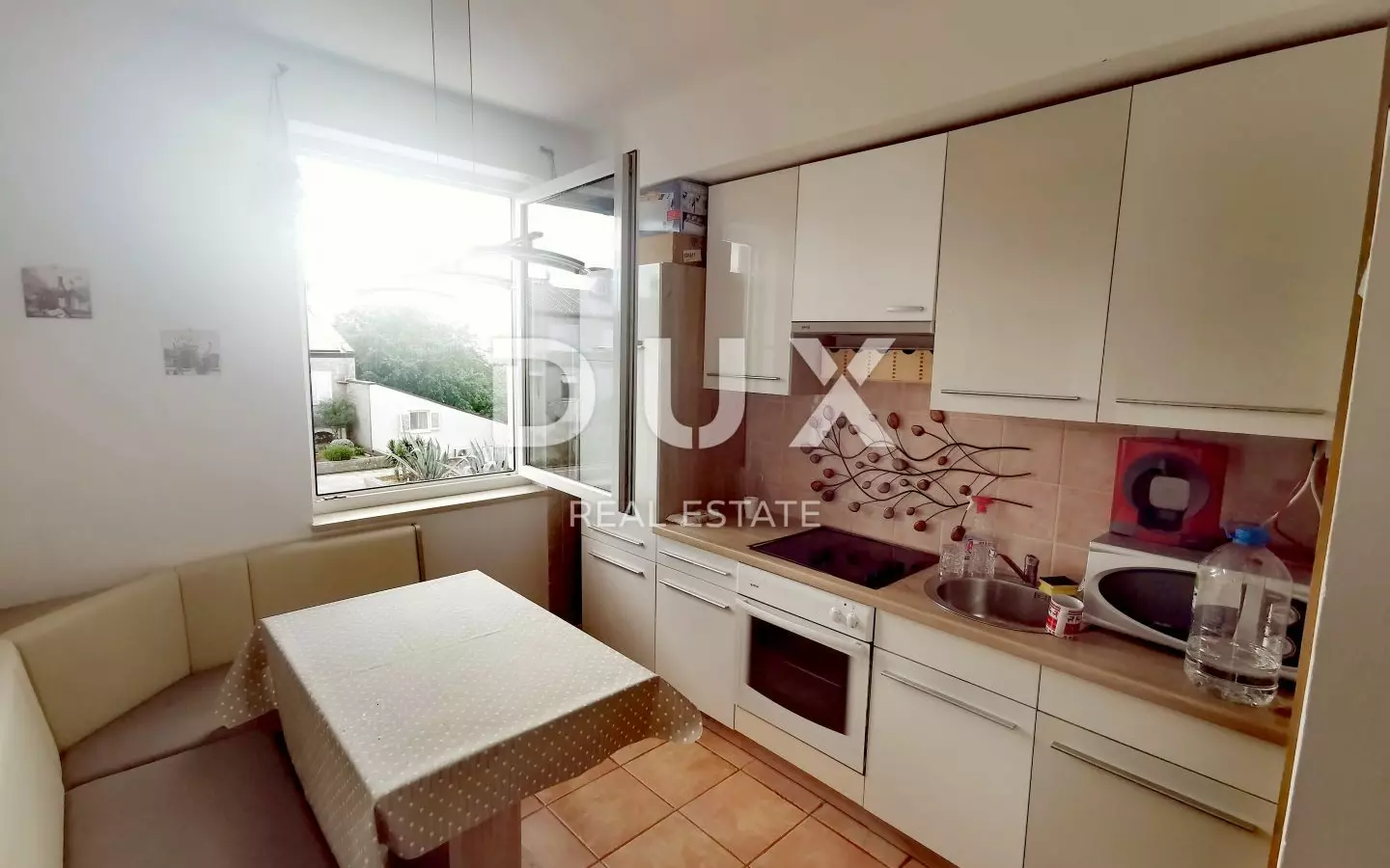 4-bedroom Apartment In Njivice, Croatia (148 M²)