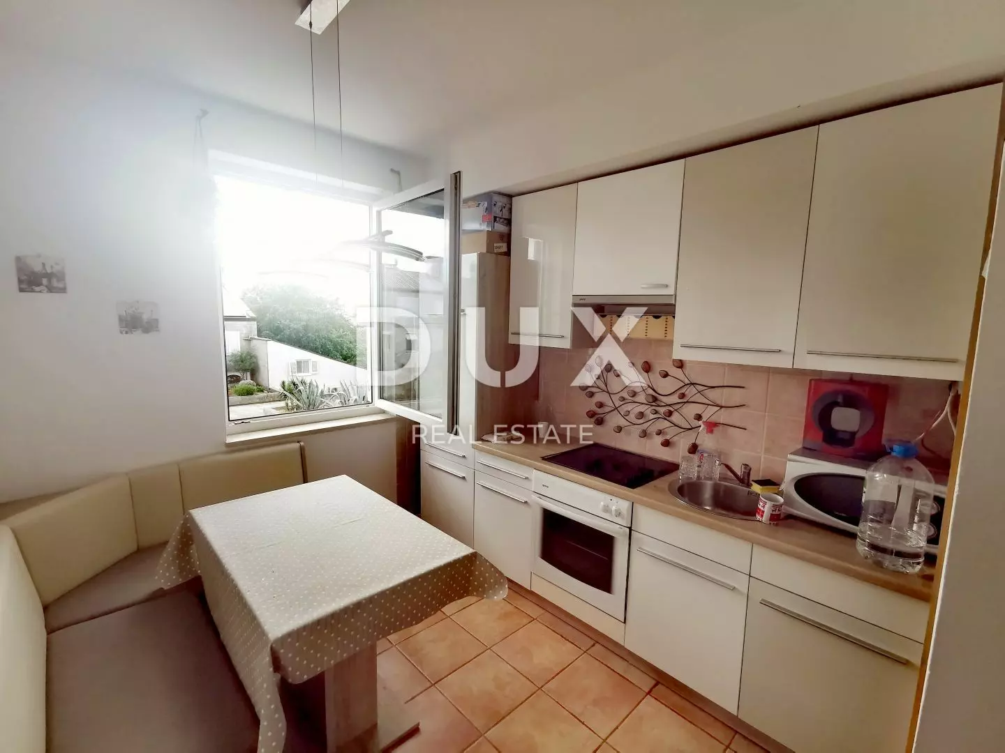 4-bedroom Apartment In Njivice, Croatia (148 M²)