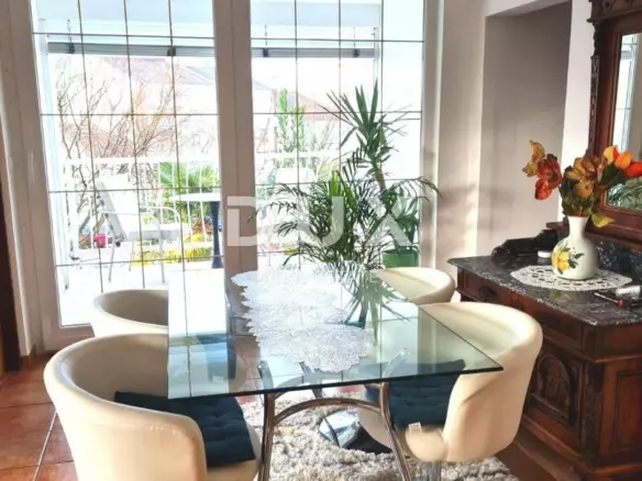 4-bedroom Apartment In Njivice, Croatia (148 M²)