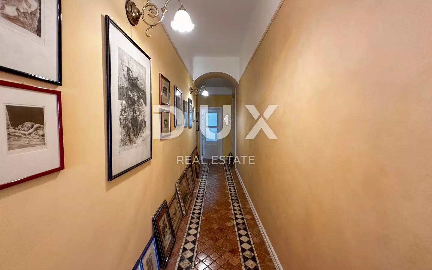 5-bedroom Apartment In Centar, Croatia (144 M²)