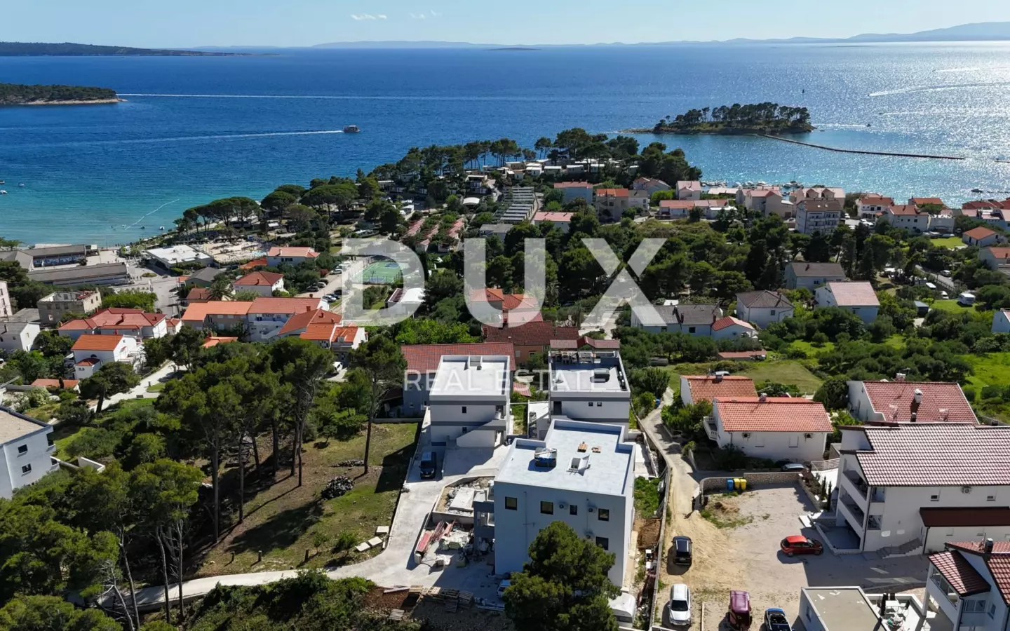 3-bedroom Apartment In Banjol, Croatia (170 M²)
