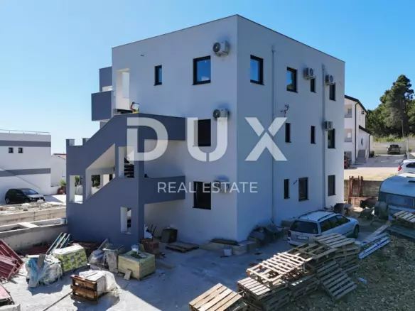 3-bedroom Apartment In Banjol, Croatia (170 M²)
