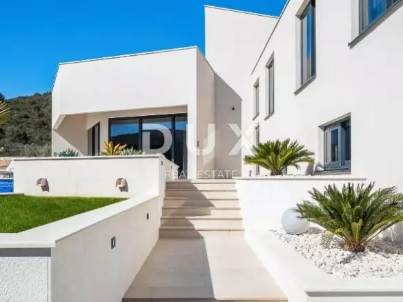 5-bedroom Villa In Bilin Dolac, Croatia (310 M²)