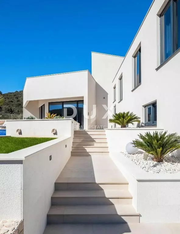 5-bedroom Villa In Bilin Dolac, Croatia (310 M²)
