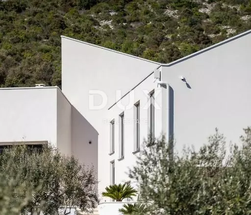 5-bedroom Villa In Bilin Dolac, Croatia (310 M²)