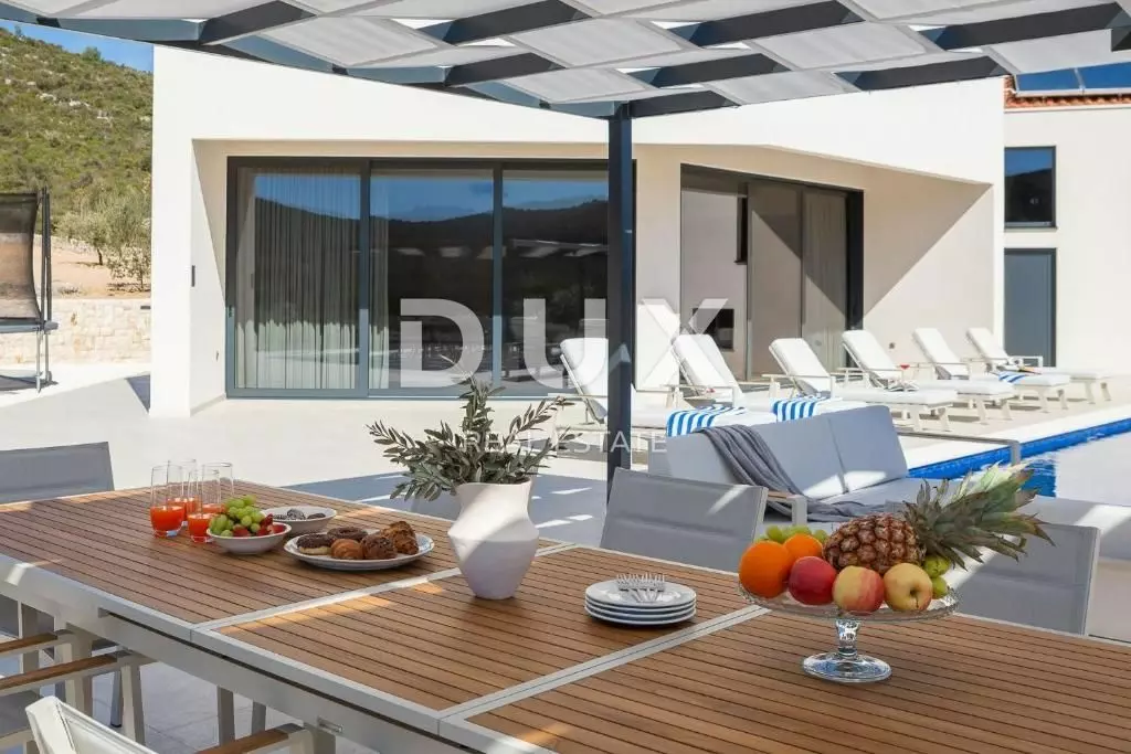 5-bedroom Villa In Bilin Dolac, Croatia (310 M²)