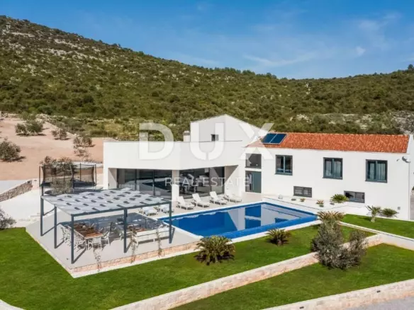 5-bedroom Villa In Bilin Dolac, Croatia (310 M²)