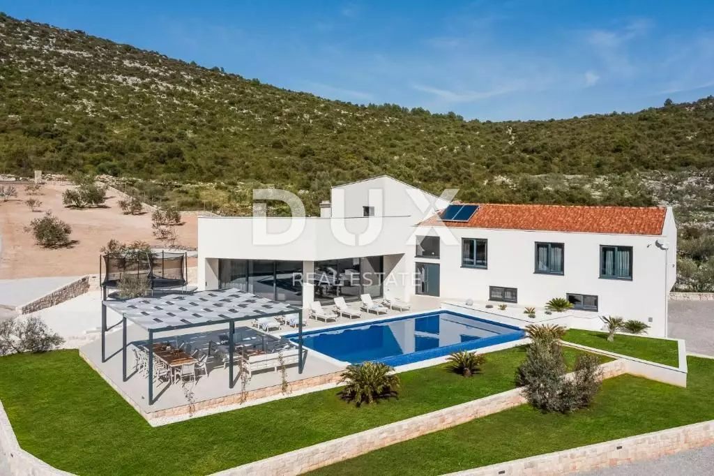 5-bedroom Villa In Bilin Dolac, Croatia (310 M²)