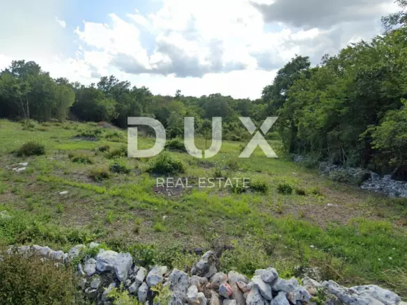 Land In Svetvinčenat, Croatia (1.339 M²)