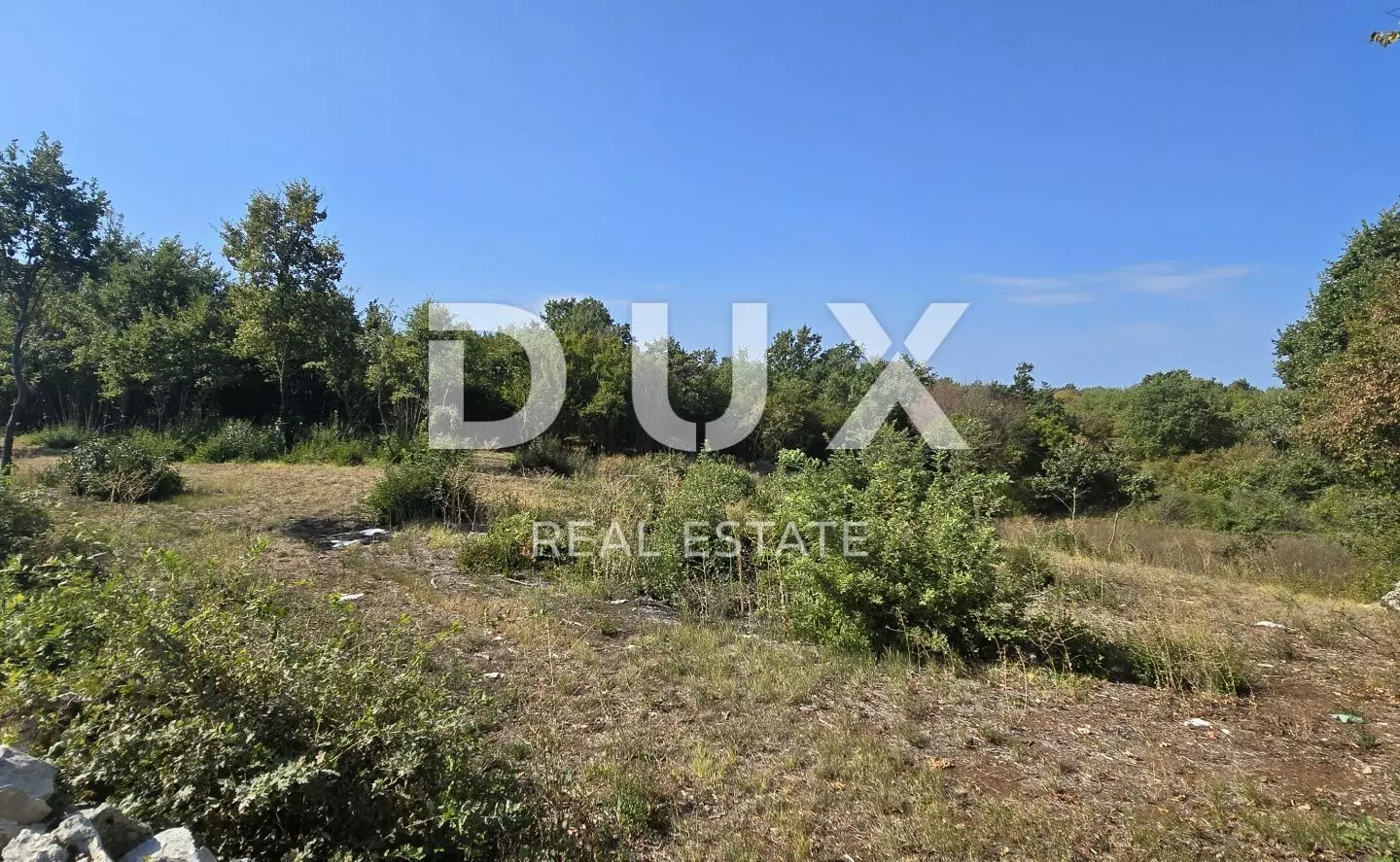 Land In Svetvinčenat, Croatia (1.339 M²)