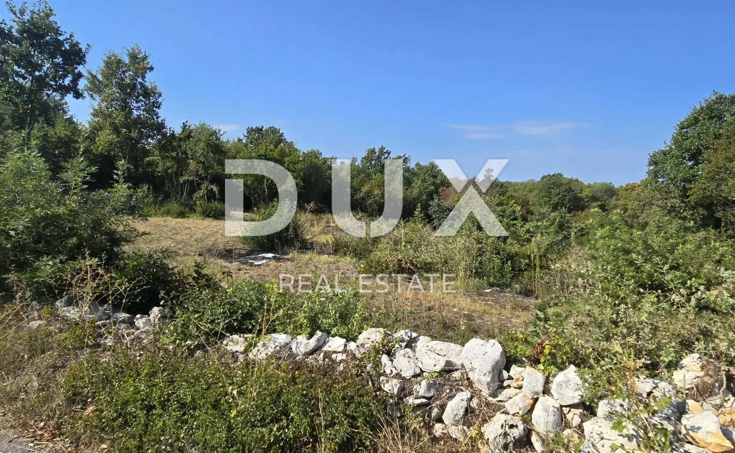 Land In Svetvinčenat, Croatia (1.339 M²)