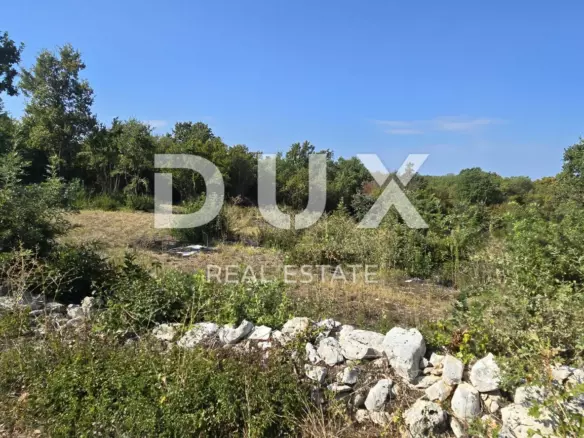 Land In Svetvinčenat, Croatia (1.339 M²)