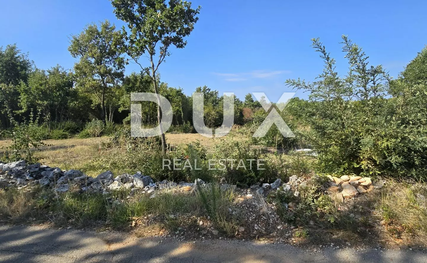 Land In Svetvinčenat, Croatia (1.339 M²)