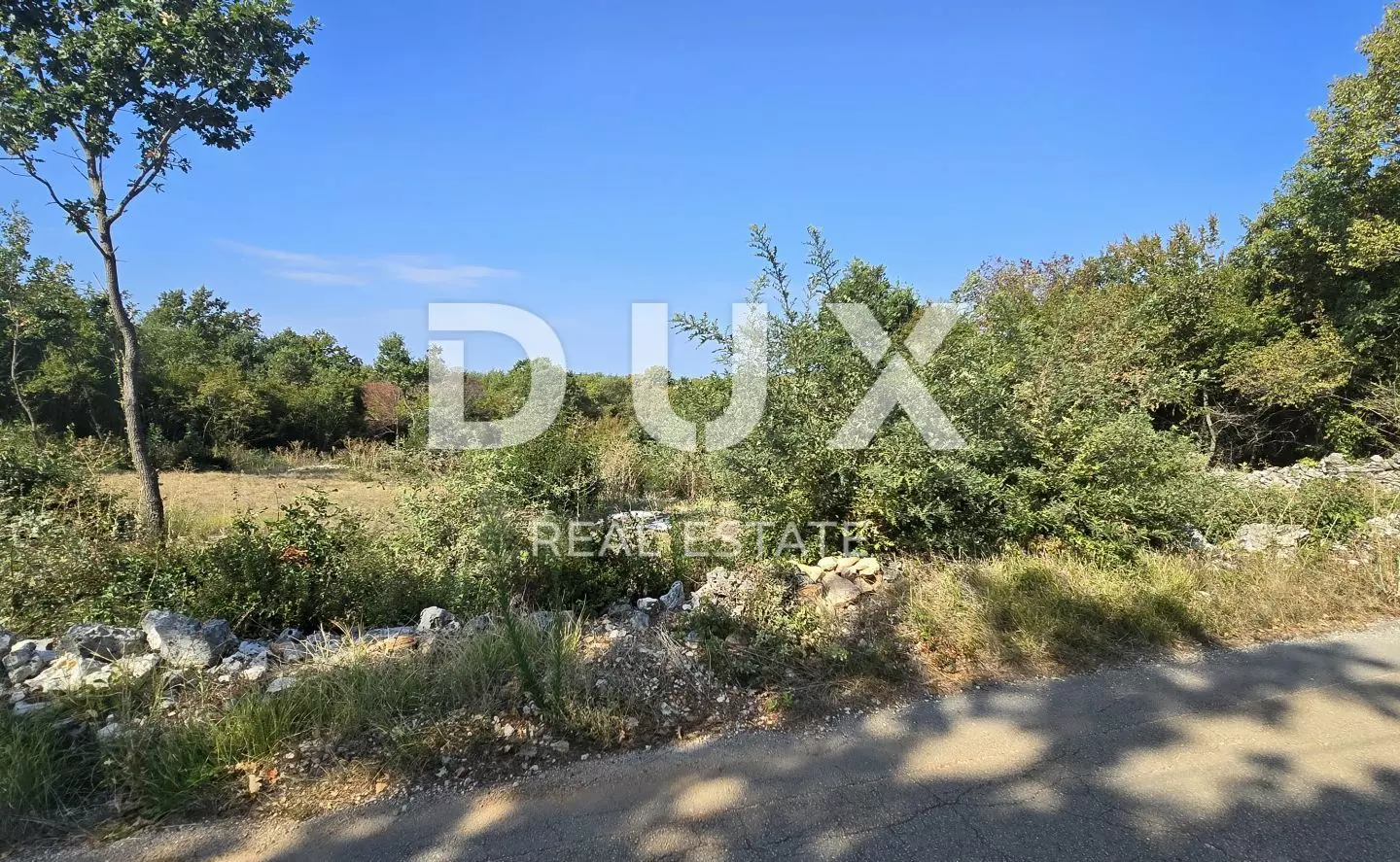 Land In Svetvinčenat, Croatia (1.339 M²)