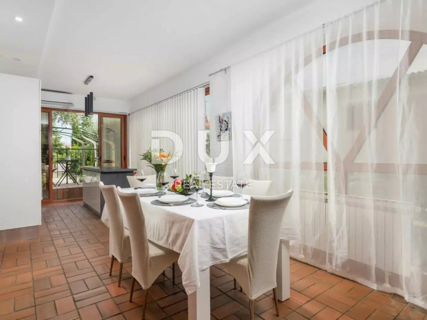1728029976_tr_h-1200w-1600pr-truefo-auto-4-45c65e 8-bedroom Villa In Kornić, Croatia (250 M²)