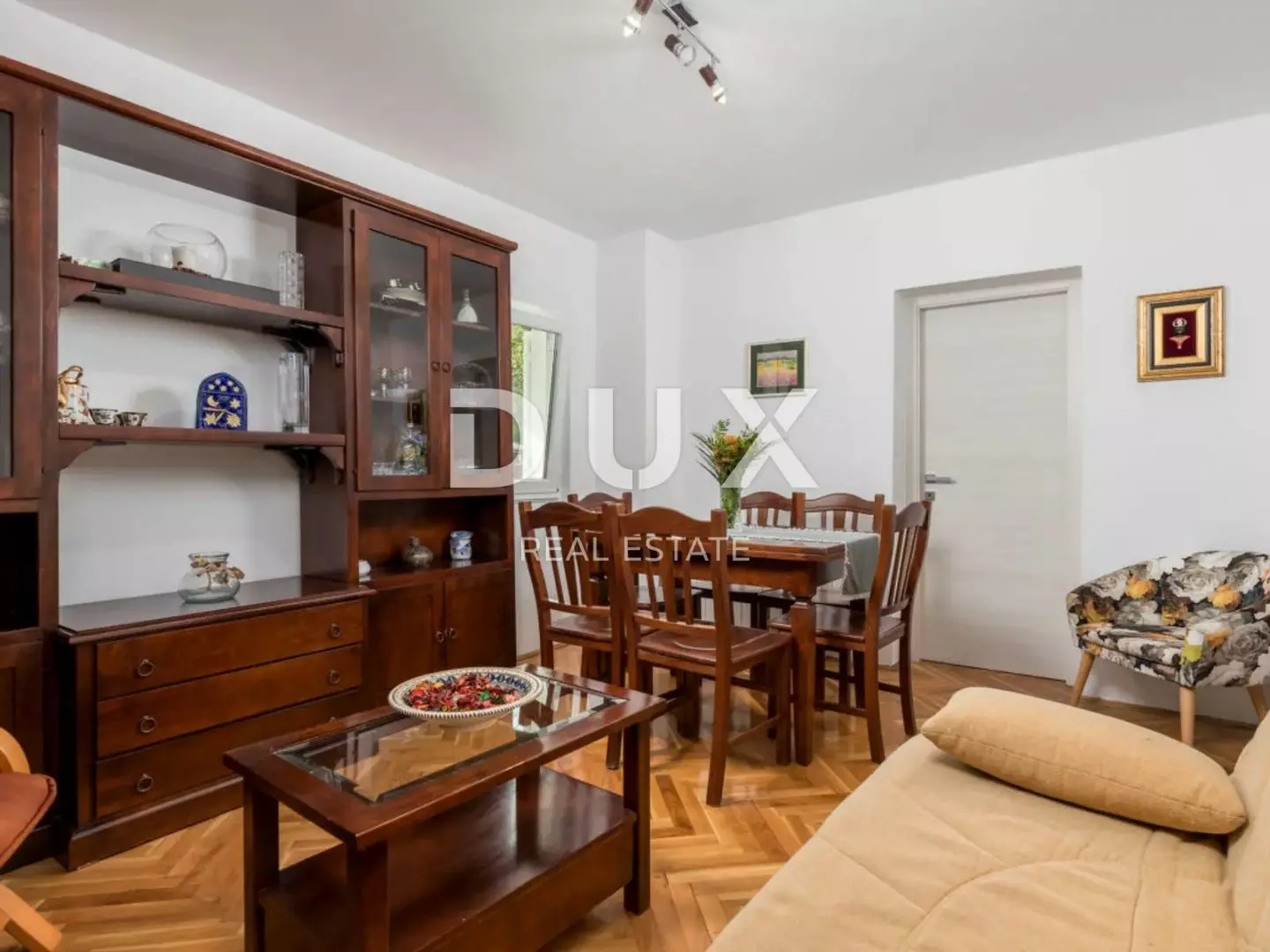 1728029997_tr_h-1200w-1600pr-truefo-auto-10-454349 8-bedroom Villa In Kornić, Croatia (250 M²)