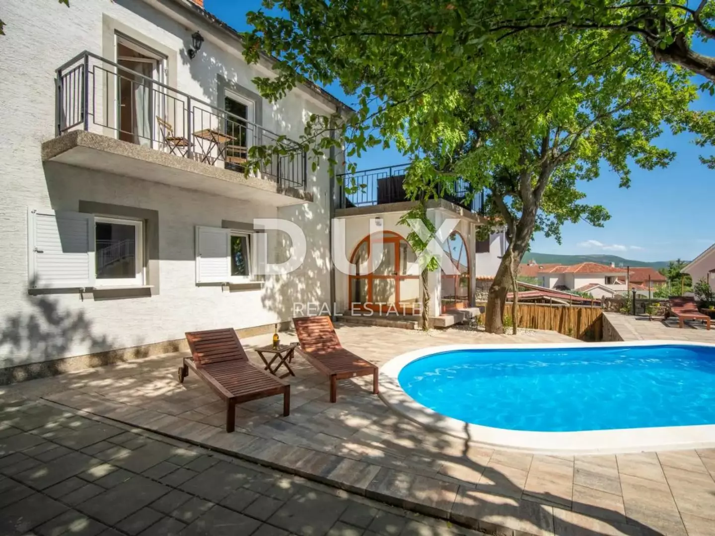 1728030025_tr_h-1200w-1600pr-truefo-auto-16-81d166 8-bedroom Villa In Kornić, Croatia (250 M²)