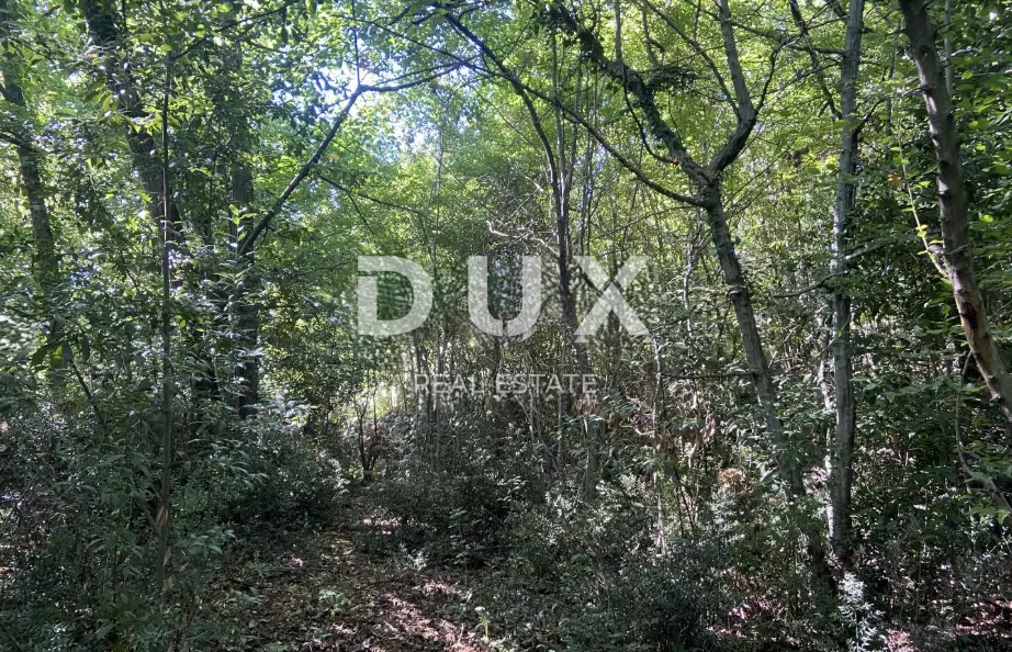 Land In Trinajstići, Croatia (830 M²)