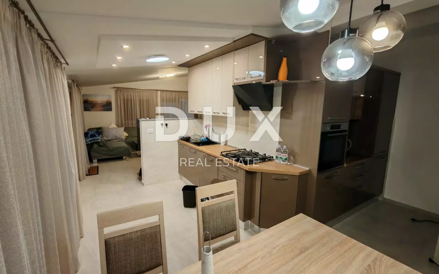5-bedroom Apartment In Petrčane, Croatia (195,43 M²)