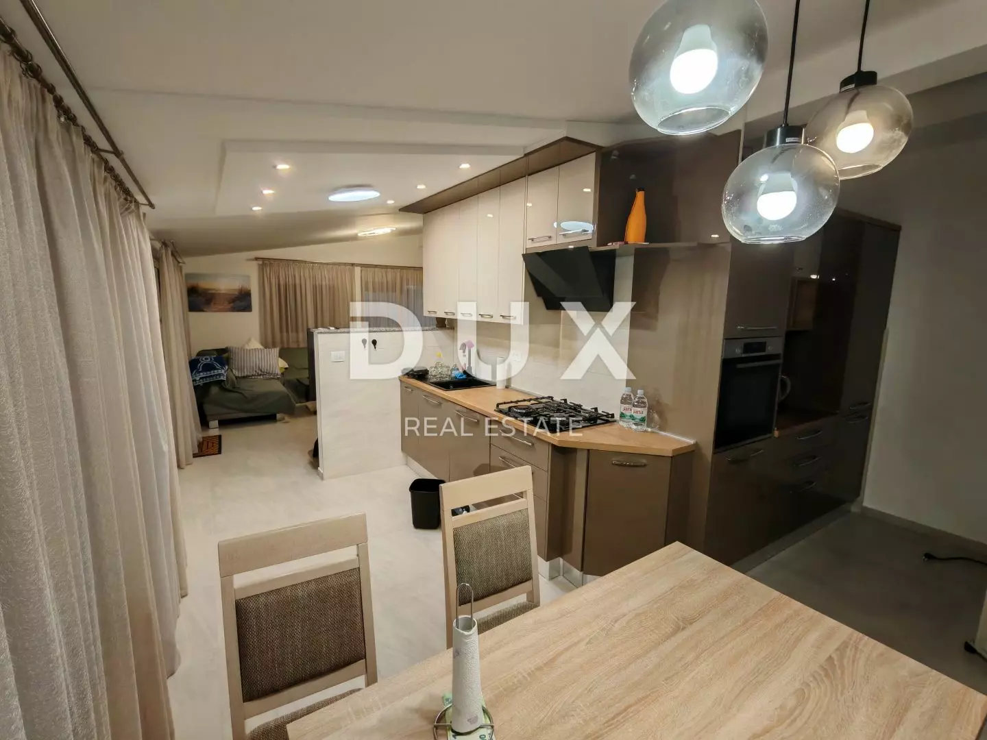 5-bedroom Apartment In Petrčane, Croatia (195,43 M²)