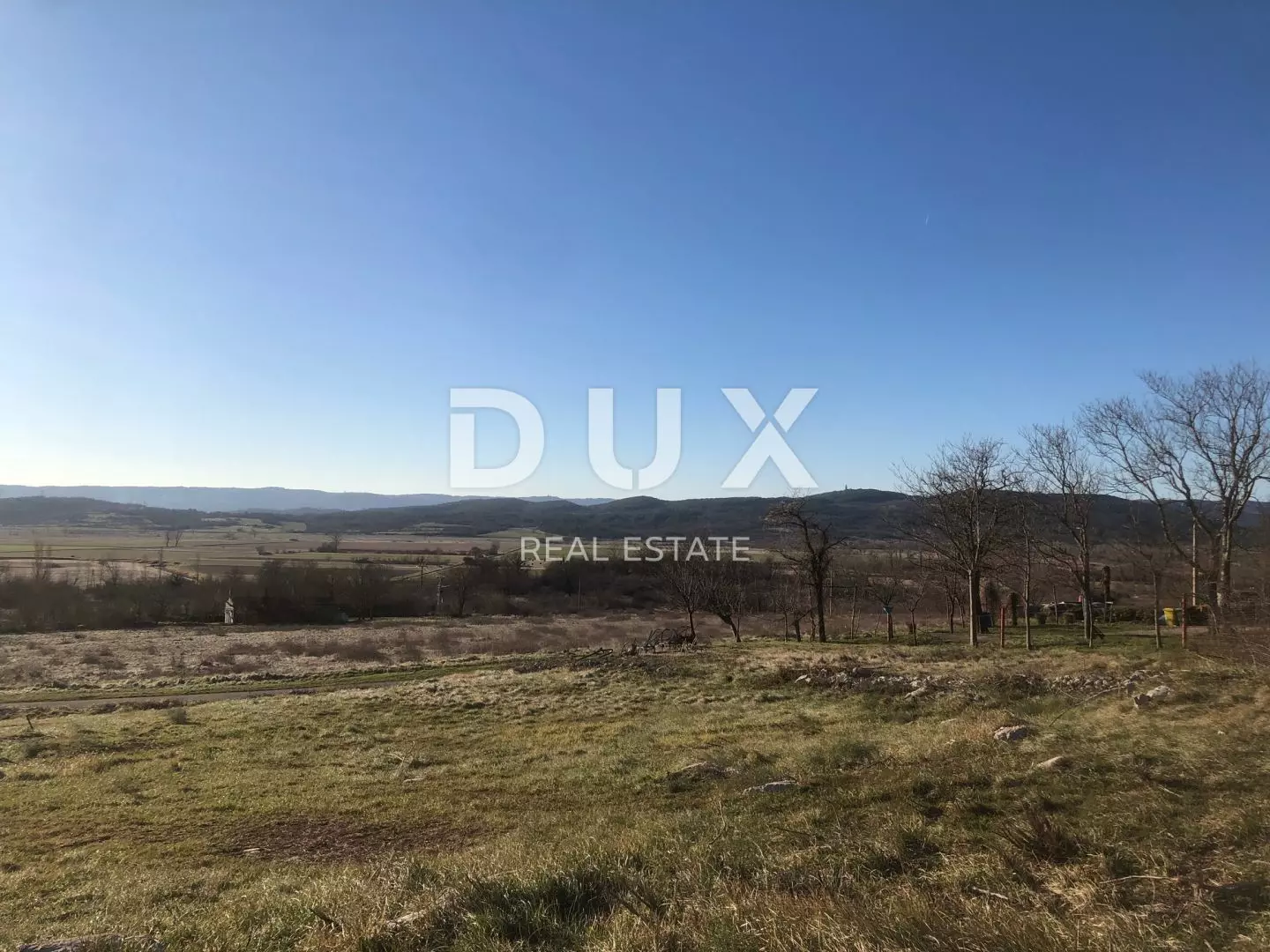 Land In Kršan, Croatia (1.084 M²)